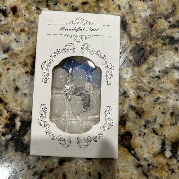 Assorted False Nail Sets - Picture 2 of 6